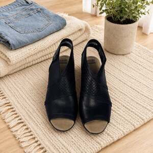 Earth Origins Delos Delilah Wedge Sandals Black Perforated Slingback 9.5M